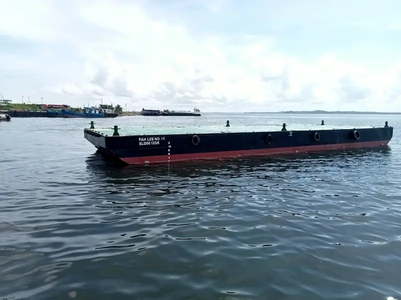 Fah Lee No. 12, dumb barge