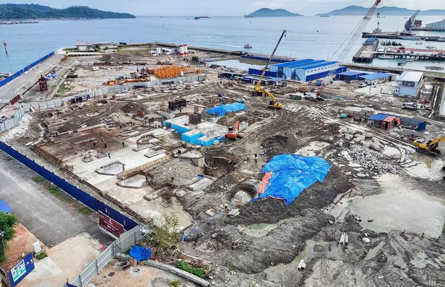 Grandis Wharf cofferdam and land reclamation